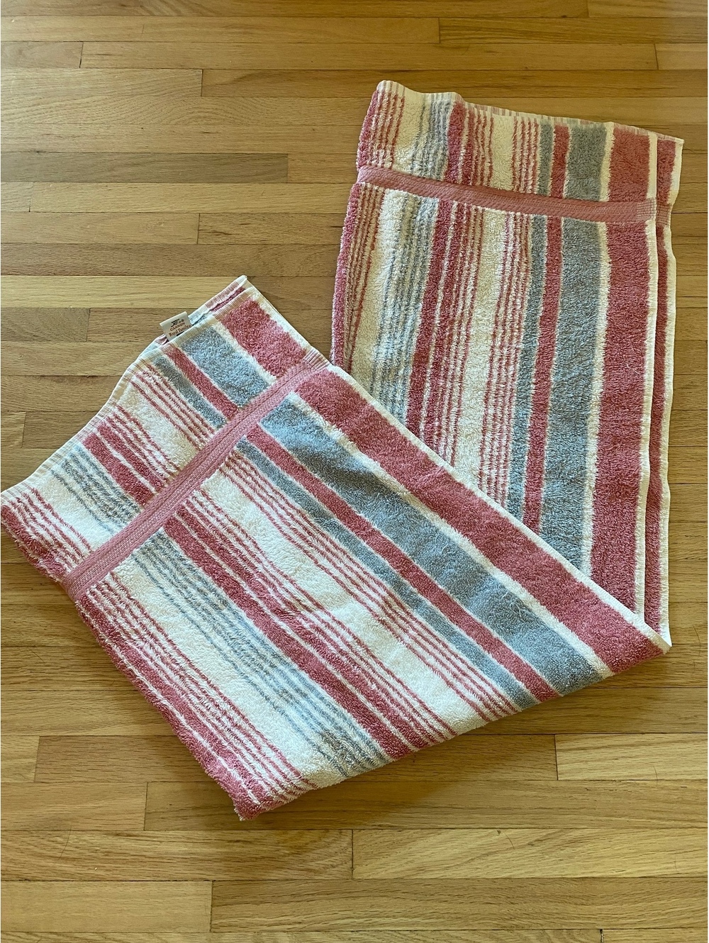 Vintage 80's Cannon Royal Family mauve slate cottage cotton stripe bath towel